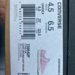 Pink converse men’s size 4.5 women’s 6.5